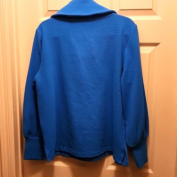 Top - Picture 2 of 3